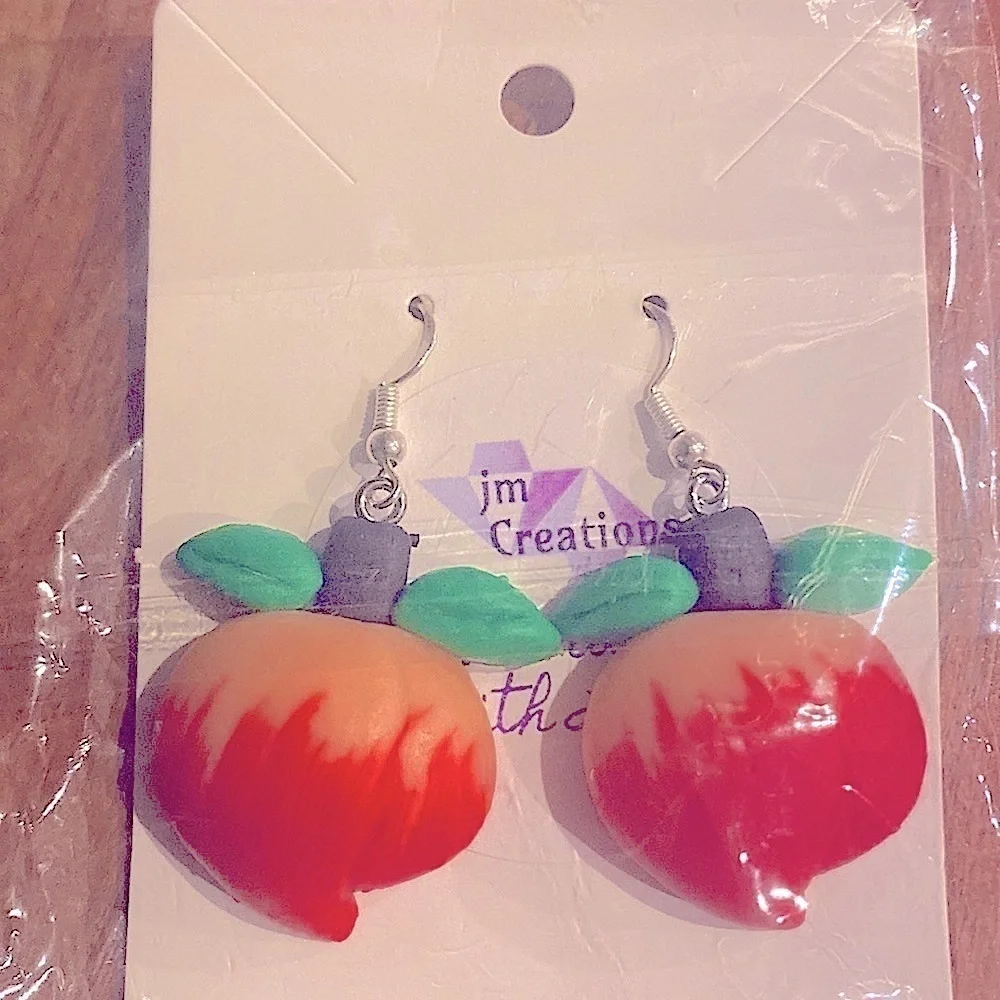 Georgia on my Mind Gift Basket Cookie Cutter Pop Art 3D Peach Earrings Peach Bag